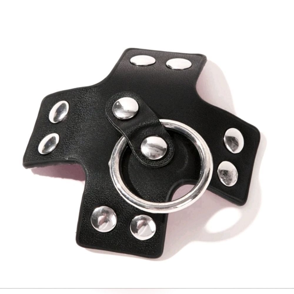 Black Reusable Nipple Covers One Size - Picture 4 of 6